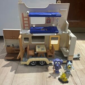Bluey Caravan Adventure Playset